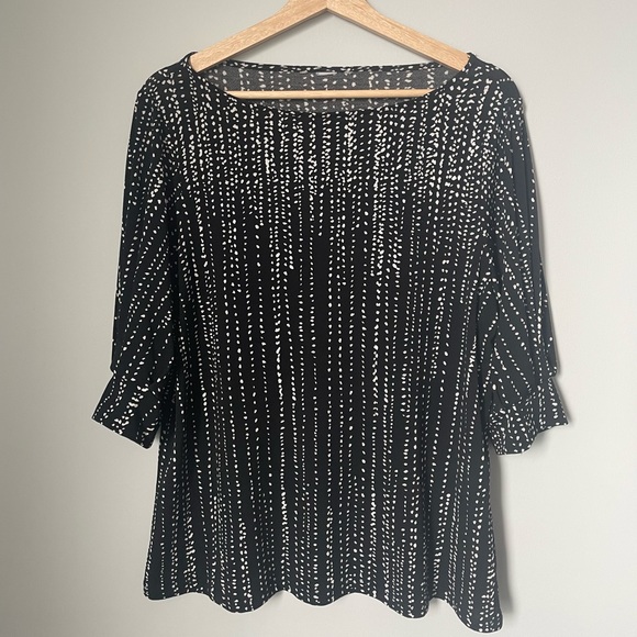 Black and white dotted flowy blouse - Picture 1 of 4